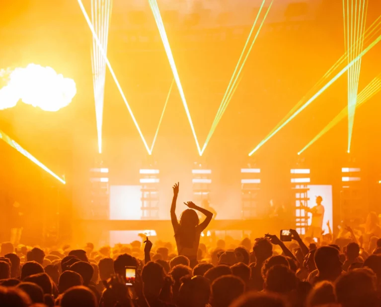 beautiful-shot-live-concert-performance-with-yellow-light-show-big-crowd-cheering